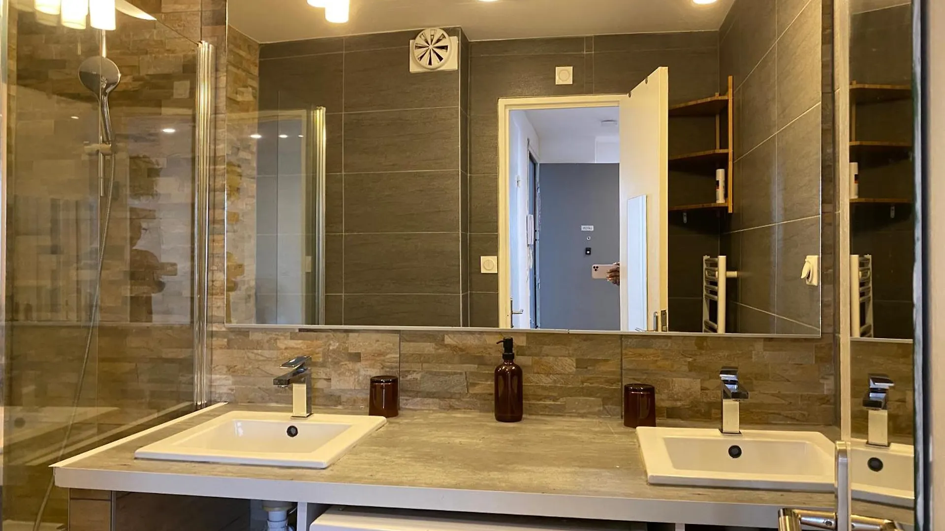 Apartment Sleep In Villeurbanne - Parking Gratuit