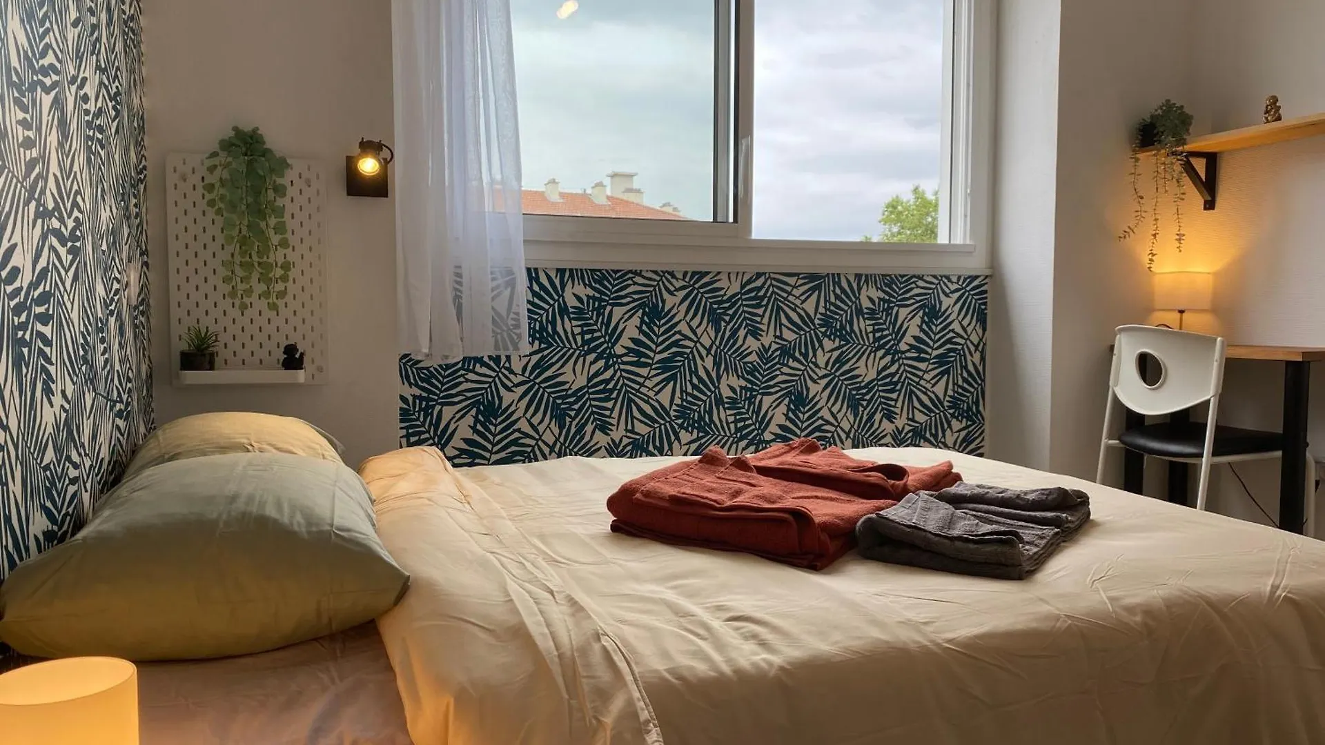 Sleep In Villeurbanne - Parking Gratuit 0*,  France